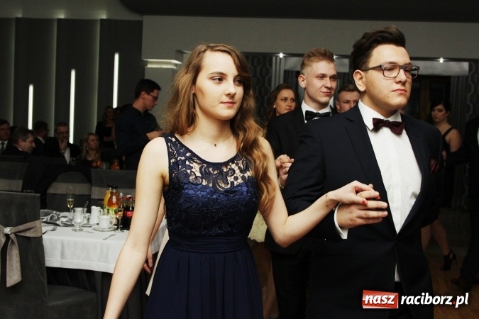 Zdjęcie w galerii na portalu naszraciborz.pl: Sezon studniówkowy trwa - dziś w Bravo bawi się Mechanik FOTO i WIDEO wiadomości z regionu