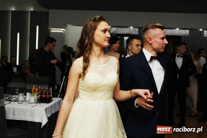 Zdjęcie w galerii na portalu naszraciborz.pl: Sezon studniówkowy trwa - dziś w Bravo bawi się Mechanik FOTO i WIDEO wiadomości z regionu