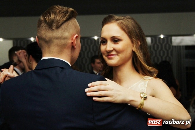 Zdjęcie w galerii na portalu naszraciborz.pl: Sezon studniówkowy trwa - dziś w Bravo bawi się Mechanik FOTO i WIDEO wiadomości z regionu