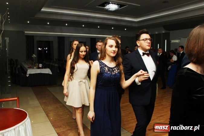 Zdjęcie w galerii na portalu naszraciborz.pl: Sezon studniówkowy trwa - dziś w Bravo bawi się Mechanik FOTO i WIDEO wiadomości z regionu