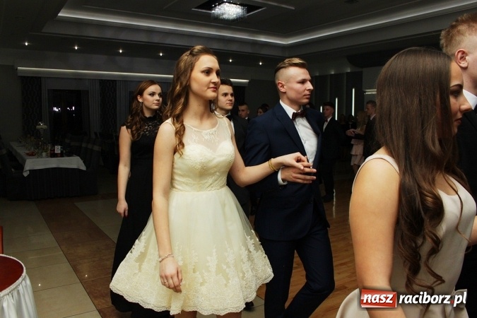 Zdjęcie w galerii na portalu naszraciborz.pl: Sezon studniówkowy trwa - dziś w Bravo bawi się Mechanik FOTO i WIDEO wiadomości z regionu