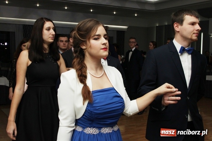 Zdjęcie w galerii na portalu naszraciborz.pl: Sezon studniówkowy trwa - dziś w Bravo bawi się Mechanik FOTO i WIDEO wiadomości z regionu