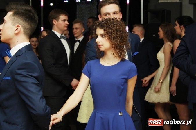 Zdjęcie w galerii na portalu naszraciborz.pl: Sezon studniówkowy trwa - dziś w Bravo bawi się Mechanik FOTO i WIDEO wiadomości z regionu