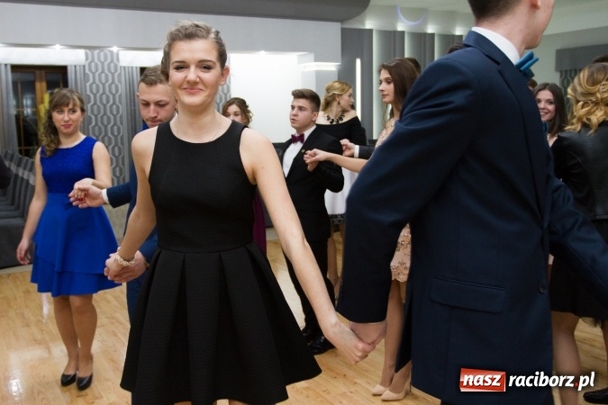 Zdjęcie w galerii na portalu naszraciborz.pl: Sezon studniówkowy trwa - dziś w Bravo bawi się Mechanik FOTO i WIDEO wiadomości z regionu