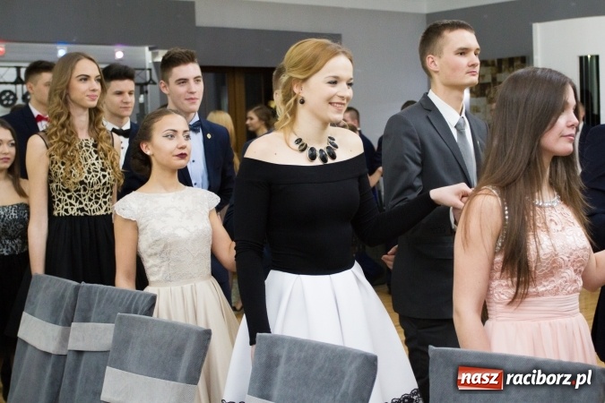 Zdjęcie w galerii na portalu naszraciborz.pl: Sezon studniówkowy trwa - dziś w Bravo bawi się Mechanik FOTO i WIDEO wiadomości z regionu