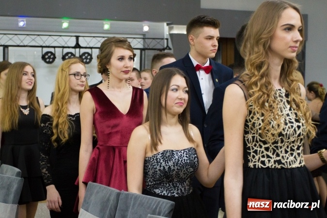 Zdjęcie w galerii na portalu naszraciborz.pl: Sezon studniówkowy trwa - dziś w Bravo bawi się Mechanik FOTO i WIDEO wiadomości z regionu