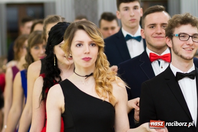 Zdjęcie w galerii na portalu naszraciborz.pl: Sezon studniówkowy trwa - dziś w Bravo bawi się Mechanik FOTO i WIDEO wiadomości z regionu