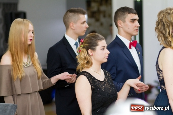 Zdjęcie w galerii na portalu naszraciborz.pl: Sezon studniówkowy trwa - dziś w Bravo bawi się Mechanik FOTO i WIDEO wiadomości z regionu