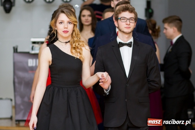 Zdjęcie w galerii na portalu naszraciborz.pl: Sezon studniówkowy trwa - dziś w Bravo bawi się Mechanik FOTO i WIDEO wiadomości z regionu