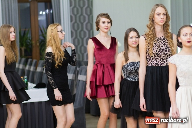 Zdjęcie w galerii na portalu naszraciborz.pl: Sezon studniówkowy trwa - dziś w Bravo bawi się Mechanik FOTO i WIDEO wiadomości z regionu