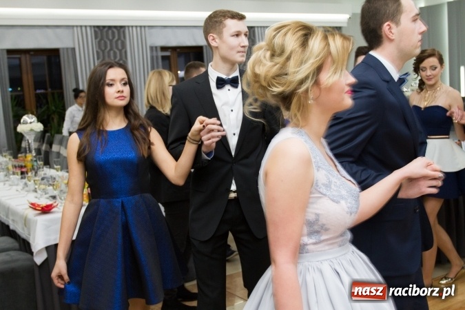 Zdjęcie w galerii na portalu naszraciborz.pl: Sezon studniówkowy trwa - dziś w Bravo bawi się Mechanik FOTO i WIDEO wiadomości z regionu