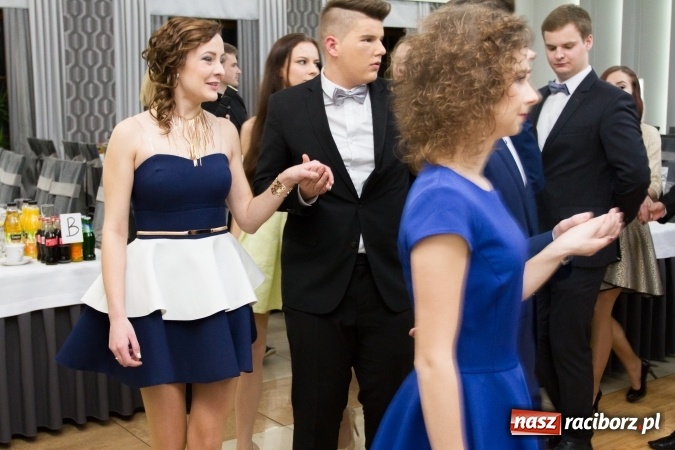 Zdjęcie w galerii na portalu naszraciborz.pl: Sezon studniówkowy trwa - dziś w Bravo bawi się Mechanik FOTO i WIDEO wiadomości z regionu