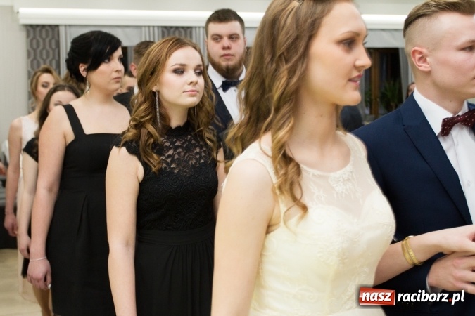 Zdjęcie w galerii na portalu naszraciborz.pl: Sezon studniówkowy trwa - dziś w Bravo bawi się Mechanik FOTO i WIDEO wiadomości z regionu