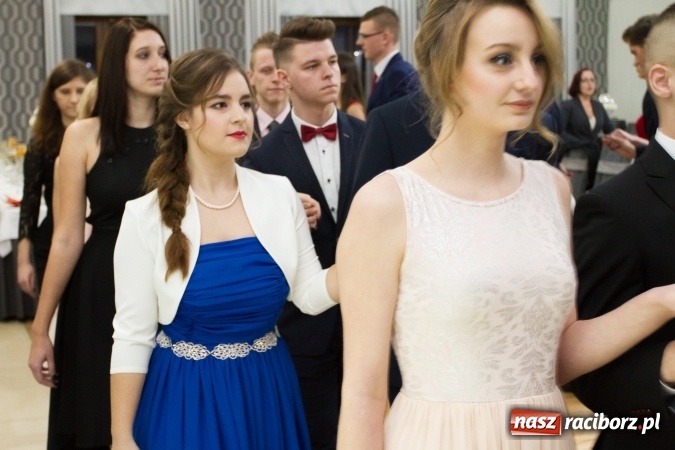 Zdjęcie w galerii na portalu naszraciborz.pl: Sezon studniówkowy trwa - dziś w Bravo bawi się Mechanik FOTO i WIDEO wiadomości z regionu