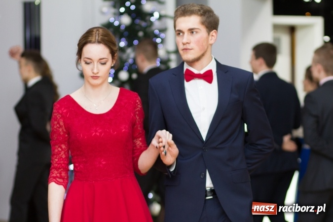 Zdjęcie w galerii na portalu naszraciborz.pl: Sezon studniówkowy trwa - dziś w Bravo bawi się Mechanik FOTO i WIDEO wiadomości z regionu