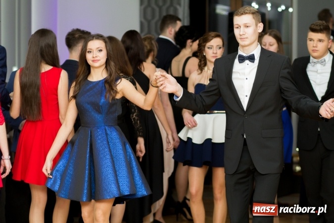 Zdjęcie w galerii na portalu naszraciborz.pl: Sezon studniówkowy trwa - dziś w Bravo bawi się Mechanik FOTO i WIDEO wiadomości z regionu