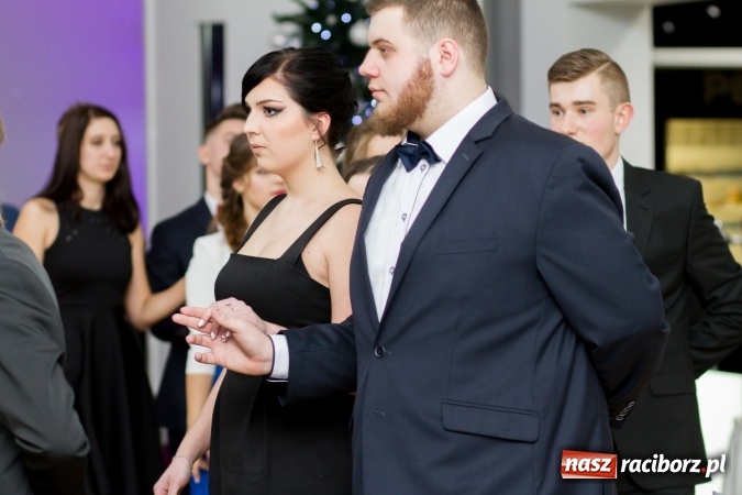 Zdjęcie w galerii na portalu naszraciborz.pl: Sezon studniówkowy trwa - dziś w Bravo bawi się Mechanik FOTO i WIDEO wiadomości z regionu