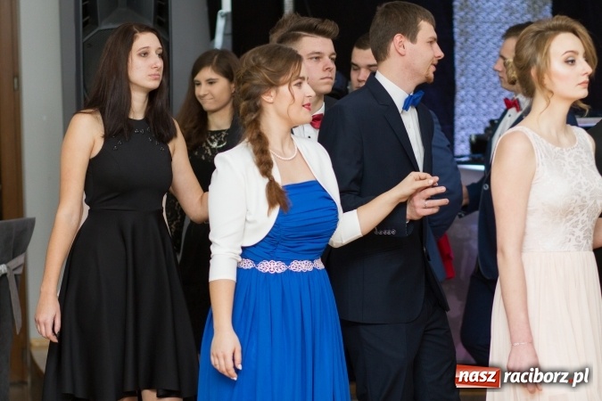 Zdjęcie w galerii na portalu naszraciborz.pl: Sezon studniówkowy trwa - dziś w Bravo bawi się Mechanik FOTO i WIDEO wiadomości z regionu