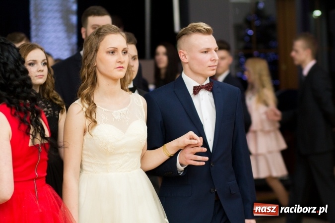 Zdjęcie w galerii na portalu naszraciborz.pl: Sezon studniówkowy trwa - dziś w Bravo bawi się Mechanik FOTO i WIDEO wiadomości z regionu