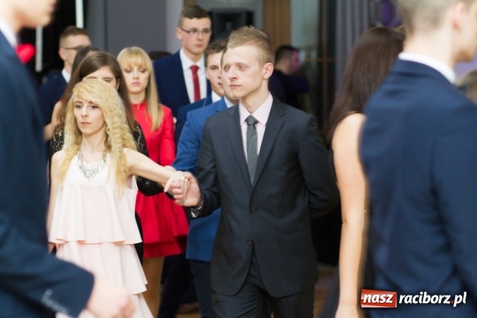 Zdjęcie w galerii na portalu naszraciborz.pl: Sezon studniówkowy trwa - dziś w Bravo bawi się Mechanik FOTO i WIDEO wiadomości z regionu