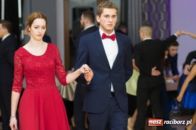 Zdjęcie w galerii na portalu naszraciborz.pl: Sezon studniówkowy trwa - dziś w Bravo bawi się Mechanik FOTO i WIDEO wiadomości z regionu