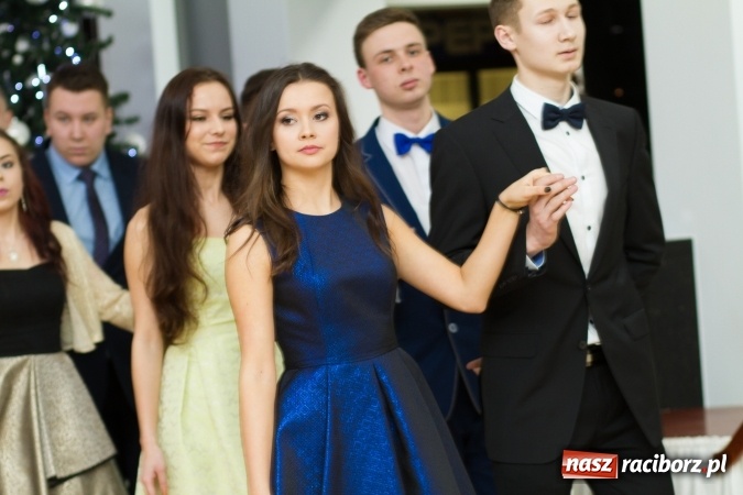 Zdjęcie w galerii na portalu naszraciborz.pl: Sezon studniówkowy trwa - dziś w Bravo bawi się Mechanik FOTO i WIDEO wiadomości z regionu