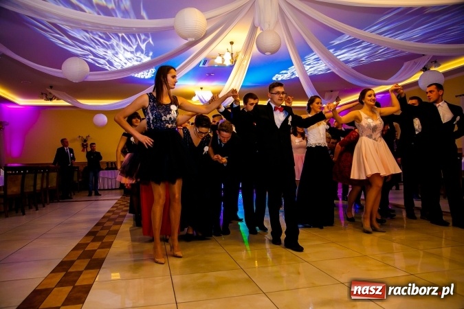 Zdjęcie w galerii na portalu naszraciborz.pl: Gastronomicy, hotelarze i technicy analitycy na studniówce w Anielskim Młynie  wiadomości z regionu