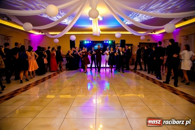 Zdjęcie w galerii na portalu naszraciborz.pl: Gastronomicy, hotelarze i technicy analitycy na studniówce w Anielskim Młynie  wiadomości z regionu