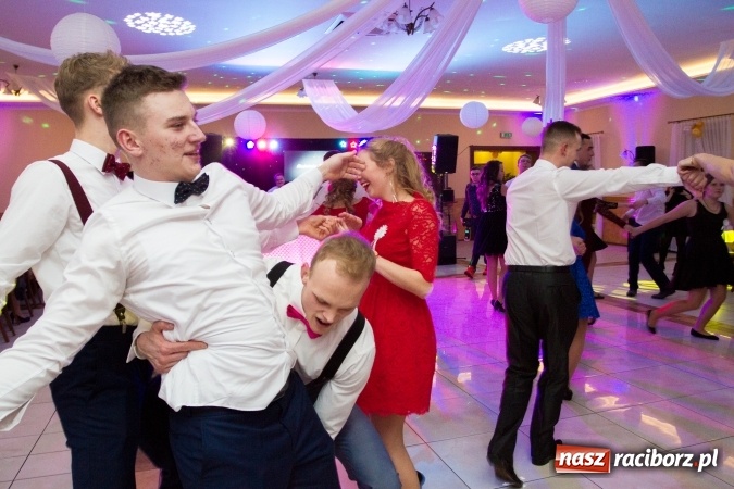 Zdjęcie w galerii na portalu naszraciborz.pl: Gastronomicy, hotelarze i technicy analitycy na studniówce w Anielskim Młynie  wiadomości z regionu