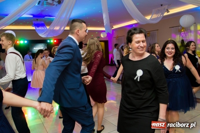 Zdjęcie w galerii na portalu naszraciborz.pl: Gastronomicy, hotelarze i technicy analitycy na studniówce w Anielskim Młynie  wiadomości z regionu