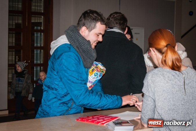 Zdjęcie w galerii na portalu naszraciborz.pl: XXV Finał Wielkiej Orkiestry Świątecznej Pomocy: 80 wolontariuszy na ulicach Raciborza wiadomości z regionu