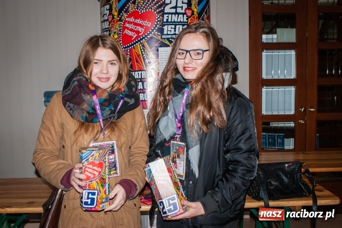 Zdjęcie w galerii na portalu naszraciborz.pl: XXV Finał Wielkiej Orkiestry Świątecznej Pomocy: 80 wolontariuszy na ulicach Raciborza wiadomości z regionu