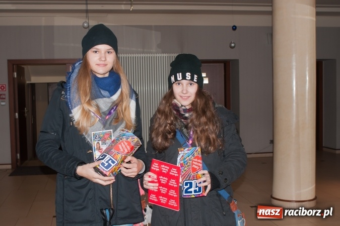 Zdjęcie w galerii na portalu naszraciborz.pl: XXV Finał Wielkiej Orkiestry Świątecznej Pomocy: 80 wolontariuszy na ulicach Raciborza wiadomości z regionu
