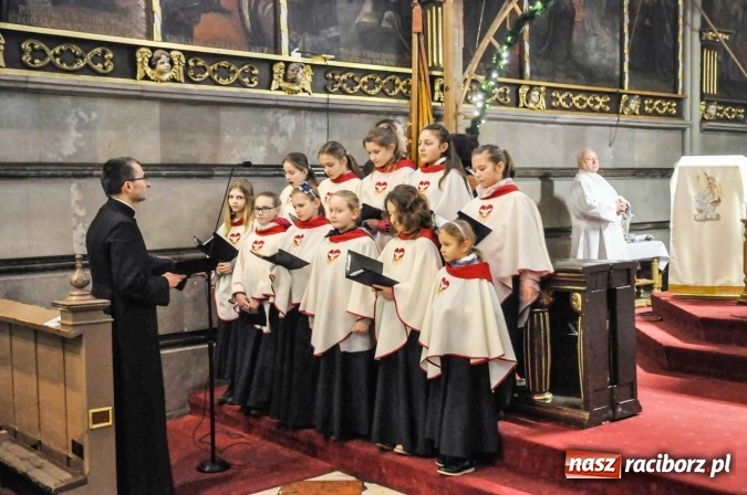 Zdjęcie w galerii na portalu naszraciborz.pl: Polska błogosławiona z raciborskiego zamku  wiadomości z regionu