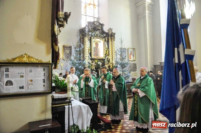 Zdjęcie w galerii na portalu naszraciborz.pl: Polska błogosławiona z raciborskiego zamku  wiadomości z regionu