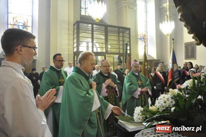Zdjęcie w galerii na portalu naszraciborz.pl: Polska błogosławiona z raciborskiego zamku  wiadomości z regionu