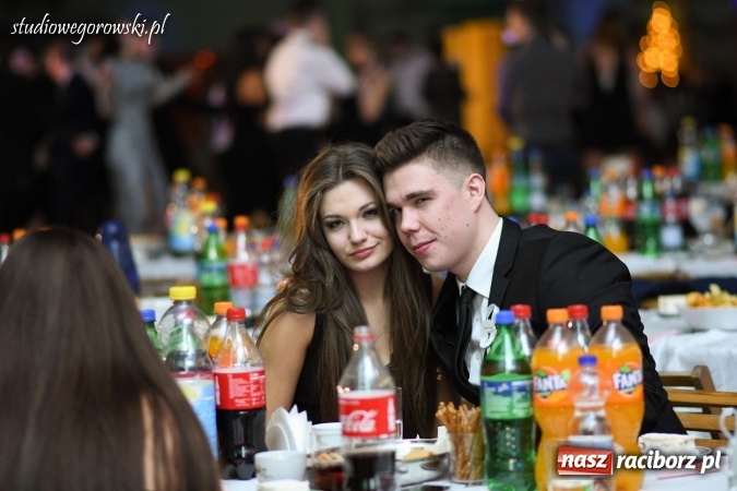 Zdjęcie w galerii na portalu naszraciborz.pl: Szalona studniówka maturzystów Kasprowicza  wiadomości z regionu