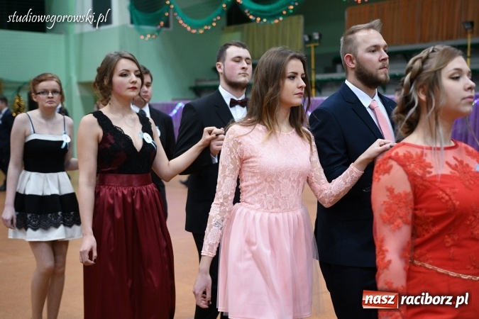 Zdjęcie w galerii na portalu naszraciborz.pl: Szalona studniówka maturzystów Kasprowicza  wiadomości z regionu