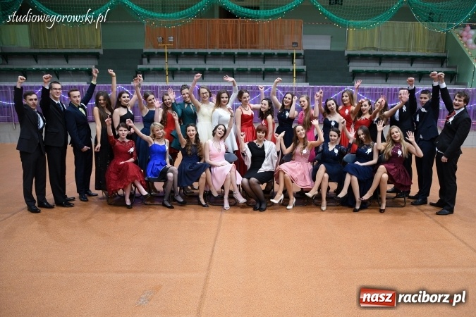 Zdjęcie w galerii na portalu naszraciborz.pl: Szalona studniówka maturzystów Kasprowicza  wiadomości z regionu