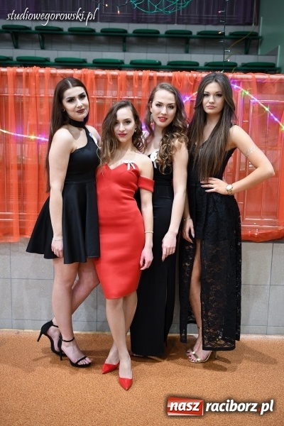 Zdjęcie w galerii na portalu naszraciborz.pl: Szalona studniówka maturzystów Kasprowicza  wiadomości z regionu