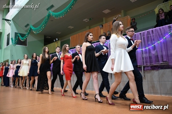 Zdjęcie w galerii na portalu naszraciborz.pl: Szalona studniówka maturzystów Kasprowicza  wiadomości z regionu