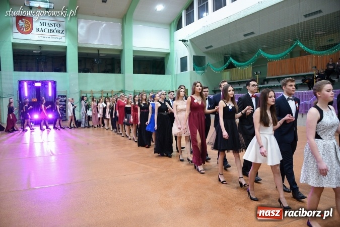 Zdjęcie w galerii na portalu naszraciborz.pl: Szalona studniówka maturzystów Kasprowicza  wiadomości z regionu