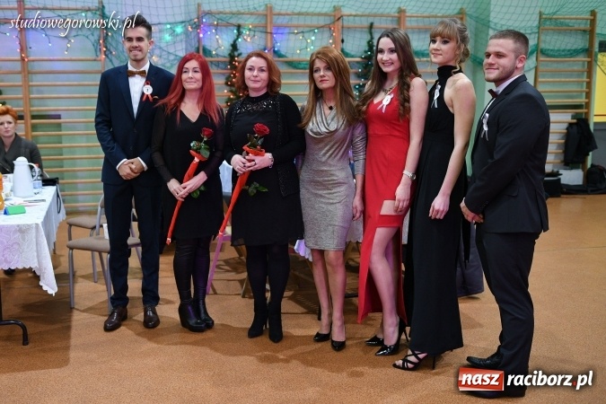 Zdjęcie w galerii na portalu naszraciborz.pl: Szalona studniówka maturzystów Kasprowicza  wiadomości z regionu