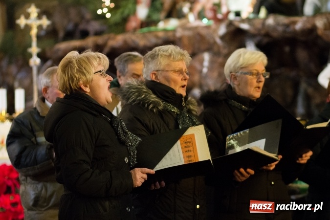 Zdjęcie w galerii na portalu naszraciborz.pl: Krzanowicki wiecz&oacute;r kolęd FOTOREPORTAŻ wiadomości z regionu