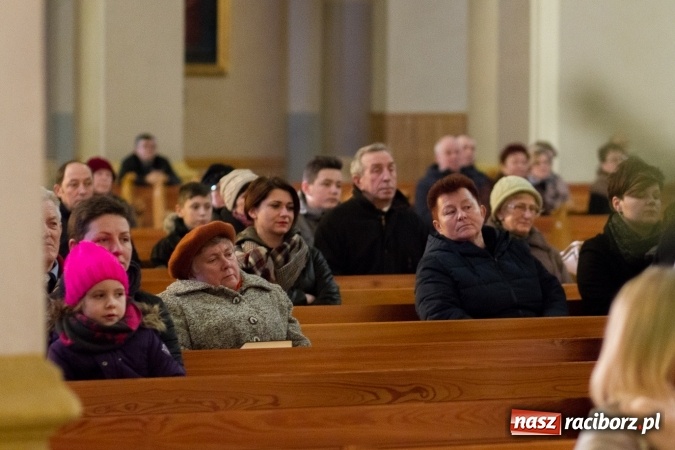 Zdjęcie w galerii na portalu naszraciborz.pl: Krzanowicki wiecz&oacute;r kolęd FOTOREPORTAŻ wiadomości z regionu