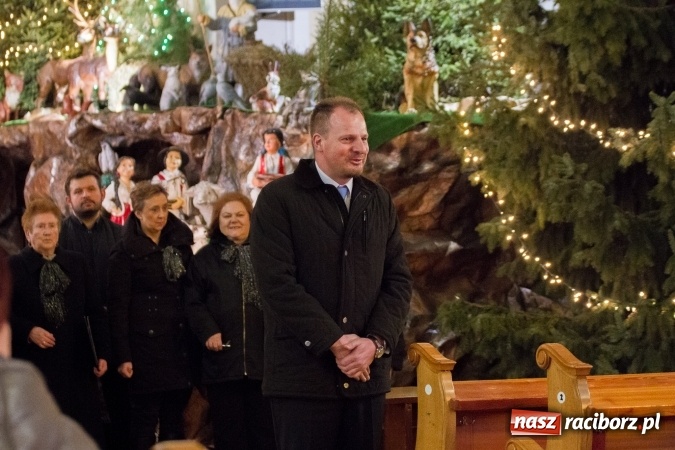 Zdjęcie w galerii na portalu naszraciborz.pl: Krzanowicki wiecz&oacute;r kolęd FOTOREPORTAŻ wiadomości z regionu