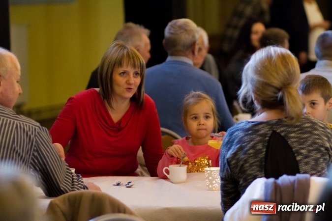 Zdjęcie w galerii na portalu naszraciborz.pl: Krzanowicki wiecz&oacute;r kolęd FOTOREPORTAŻ wiadomości z regionu