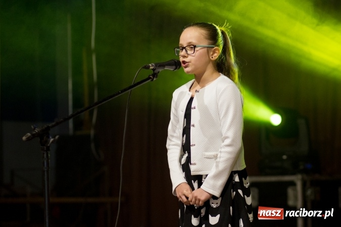 Zdjęcie w galerii na portalu naszraciborz.pl: Krzanowicki wiecz&oacute;r kolęd FOTOREPORTAŻ wiadomości z regionu