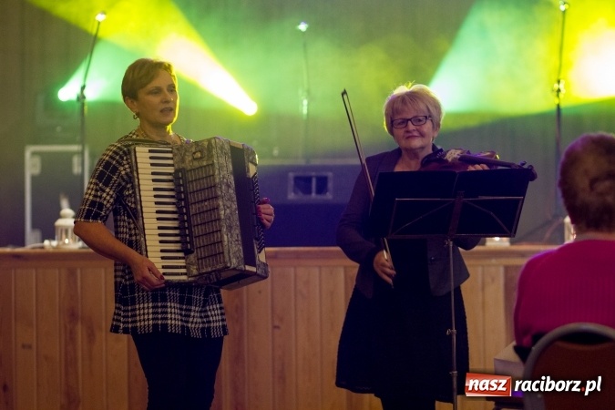 Zdjęcie w galerii na portalu naszraciborz.pl: Krzanowicki wiecz&oacute;r kolęd FOTOREPORTAŻ wiadomości z regionu