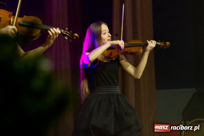 Zdjęcie w galerii na portalu naszraciborz.pl: Krzanowicki wiecz&oacute;r kolęd FOTOREPORTAŻ wiadomości z regionu
